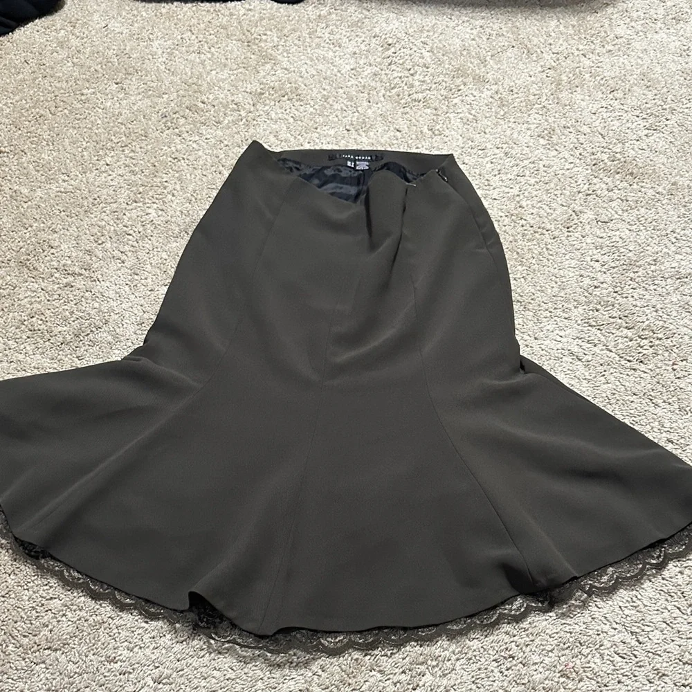 Zara Brown Midi Fit Flare Skirt Lace Detail on Bottom size 6